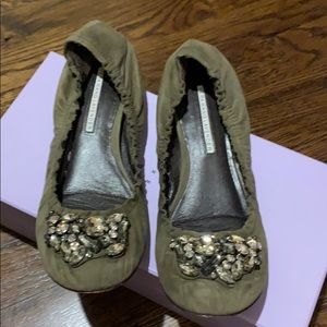 VERA Wang Lavender size 7 1/2